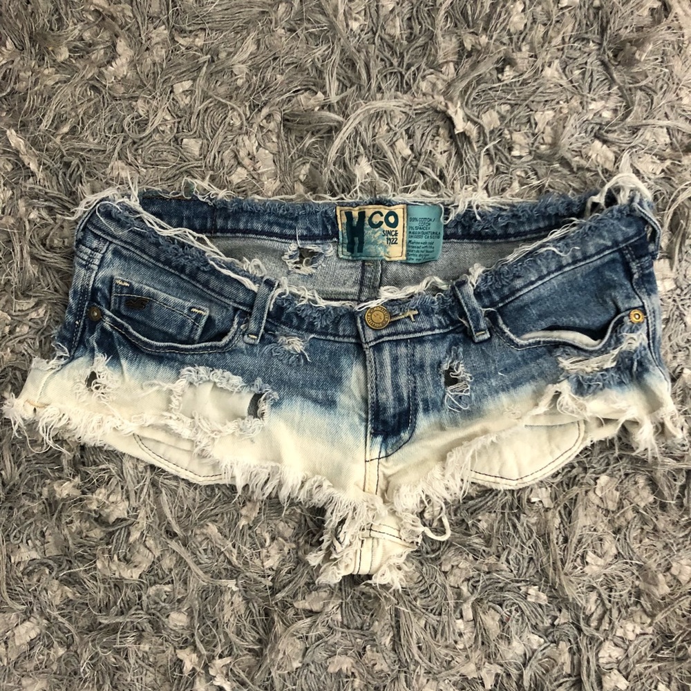 🚫 SOLD 🚫 Hollister destroyed hombre shorts